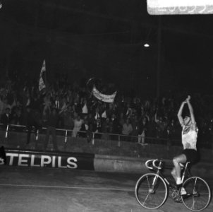WK Wielrennen, finale achtervolging amateurs. Gert Bongers gaat over de streep a, Bestanddeelnr 920-6353