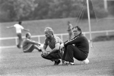 WK voetbal 1974, Nederlands elftal in Hiltrup trainer Rinus Michels en Fadrhonc, Bestanddeelnr 927-3056