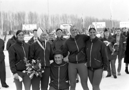 WK schaatsen te Deventer dames, nummer 2 Ko Kwang Za , nummer 13 Santo, nummer 4, Bestanddeelnr 920-0890