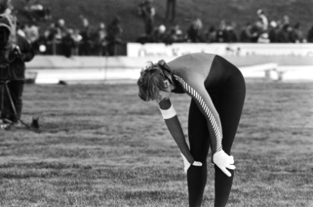 WK Sprint schaatsen in Alkmaar. Alie Boorsma uitgeput, Bestanddeelnr 931-9586