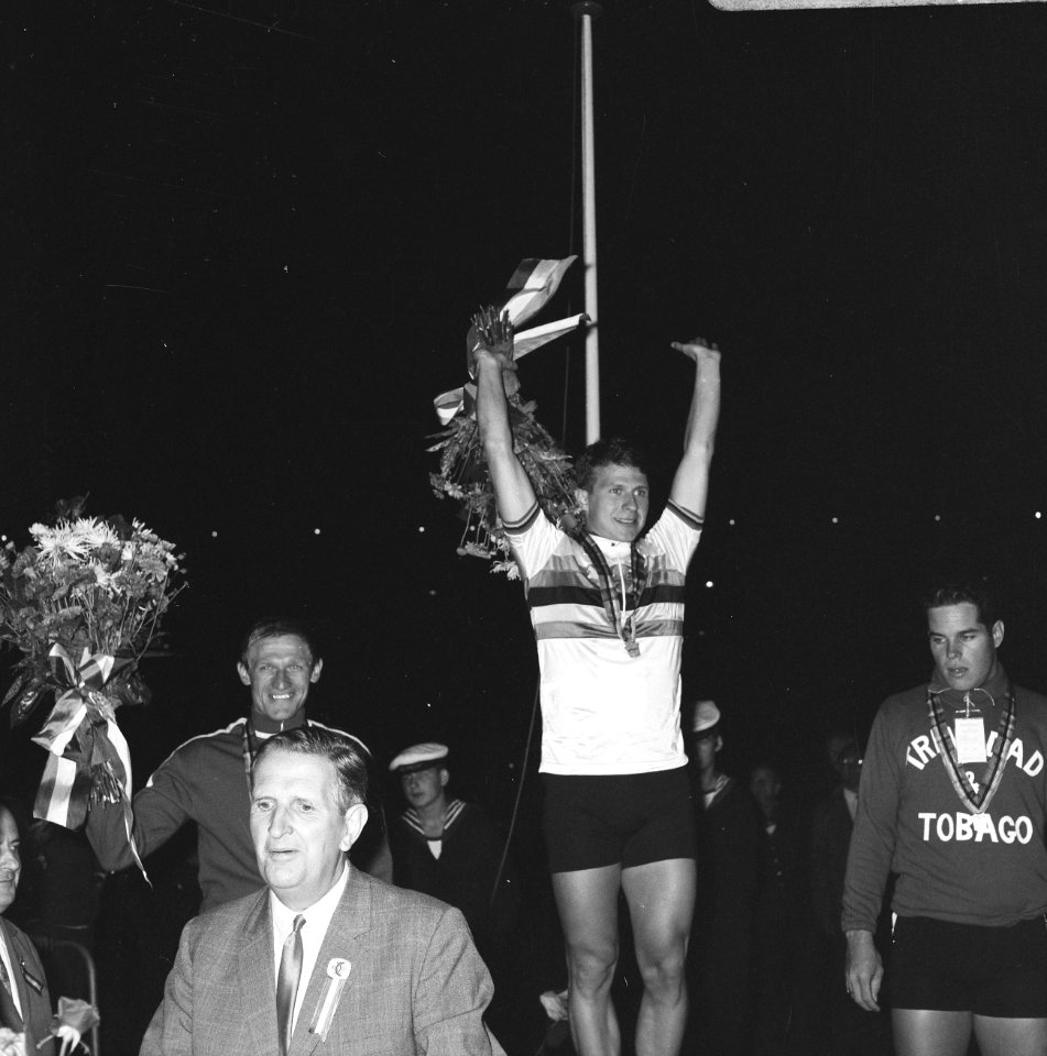 WK Wielrennen te Amsterdam. De Deen Friedborg op podium, Bestanddeelnr 920-6271