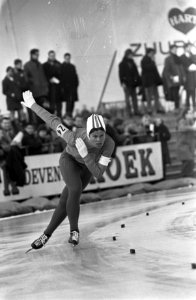 WK schaatsen te Deventer dames, Ans Schut in aktie op 1500 meter, Bestanddeelnr 920-0882