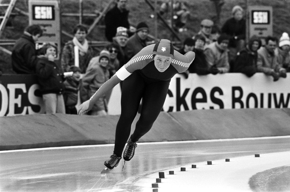 WK Sprint schaatsen in Alkmaar. Thea Umbach in aktie, Bestanddeelnr 931-9582