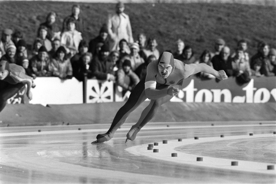 WK Sprint schaatsen in Alkmaar. Steffen Doering (Oost-Duitsland) in actie, Bestanddeelnr 931-9575