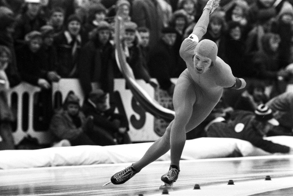 WK-schaatsen heren in Heerenveen Hans van Helden tijde de 5.000 meter, Bestanddeelnr 929-0253