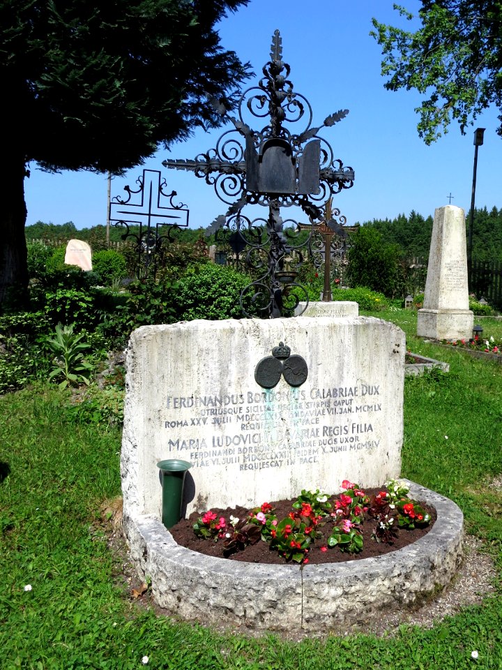 Wittelsbacher-Bourbonen - Grab bei St. Peter und Paul (Starnberg)
