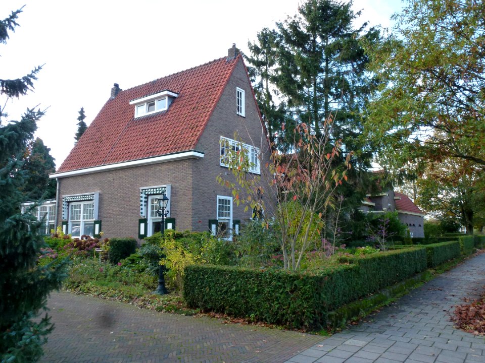 Woezik (Wijchen) Onderwijzerswoning Woeziksestraat 20