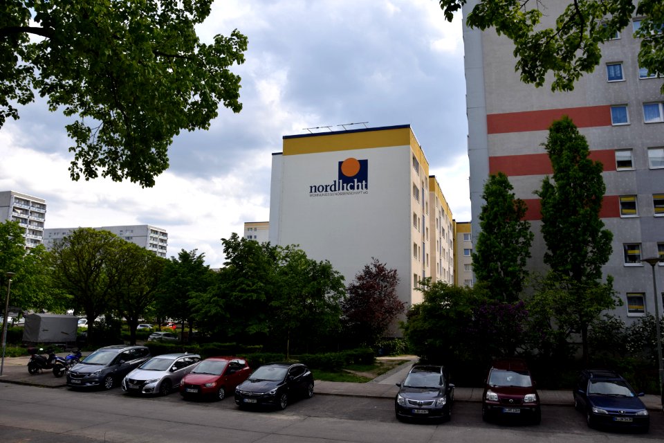 Wohnanlage der Nordlicht Wohnungsgenossenschaft in Berlin-Marzahn (Rabensteiner Straße 43)