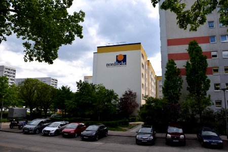 Wohnanlage der Nordlicht Wohnungsgenossenschaft in Berlin-Marzahn (Rabensteiner Straße 43)