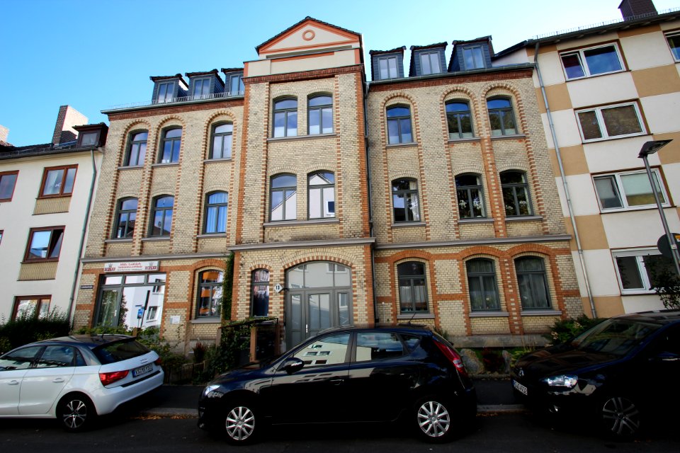 Wohn- und Geschäftshaus Landaustraße 13 in Kassel