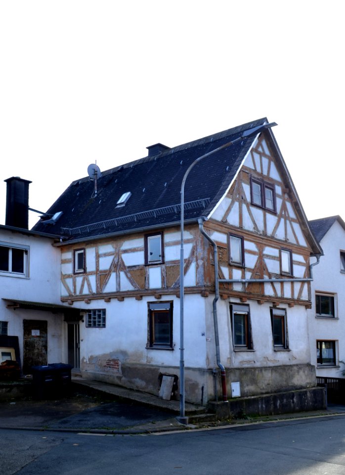 Wolfenhausen, Blumenweg 2 (1)