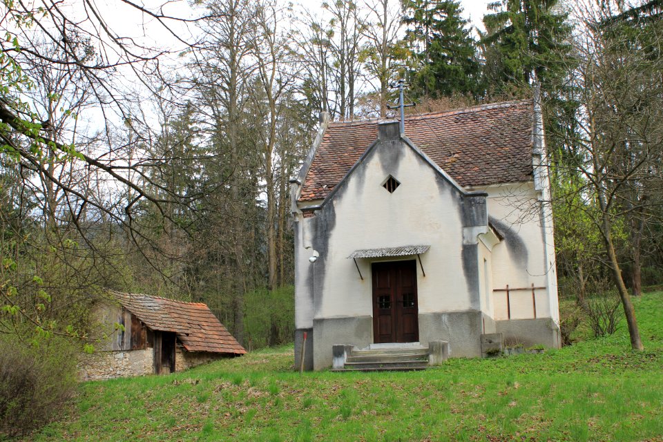 Wolfsberg - Mausoleum Henckel- Donnersmarck - Nebengebäude