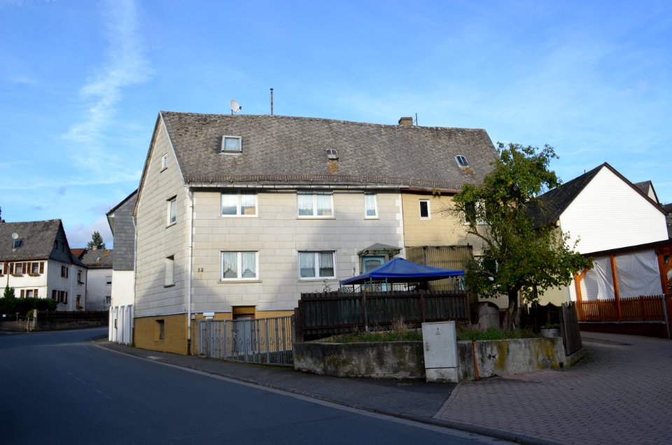 Wolfenhausen, Bornbachstraße 30-32