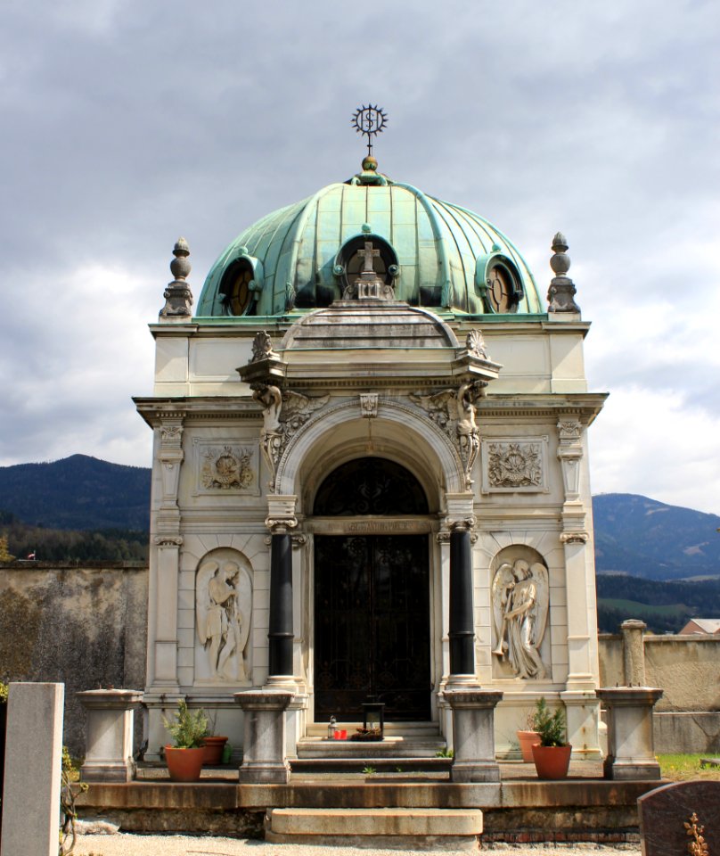 Wolfberg - Mausoleum Pirkershausen