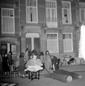 Woninguitzetting Kazernestraat 16 Amsterdam, Bestanddeelnr 905-6675