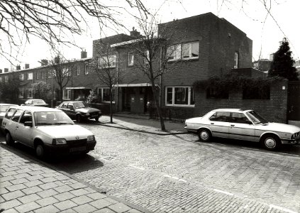Woningen van de woningbouw- vereniging Tuinwijk-Noord aan de Aelbertsbergstraat te Haarlem afbeelding door United Photos de Boer. - Haarlem, 1991. - 1 foto zwart-wit 12,7x17,7 cm. Afgebeeld zijn wonin