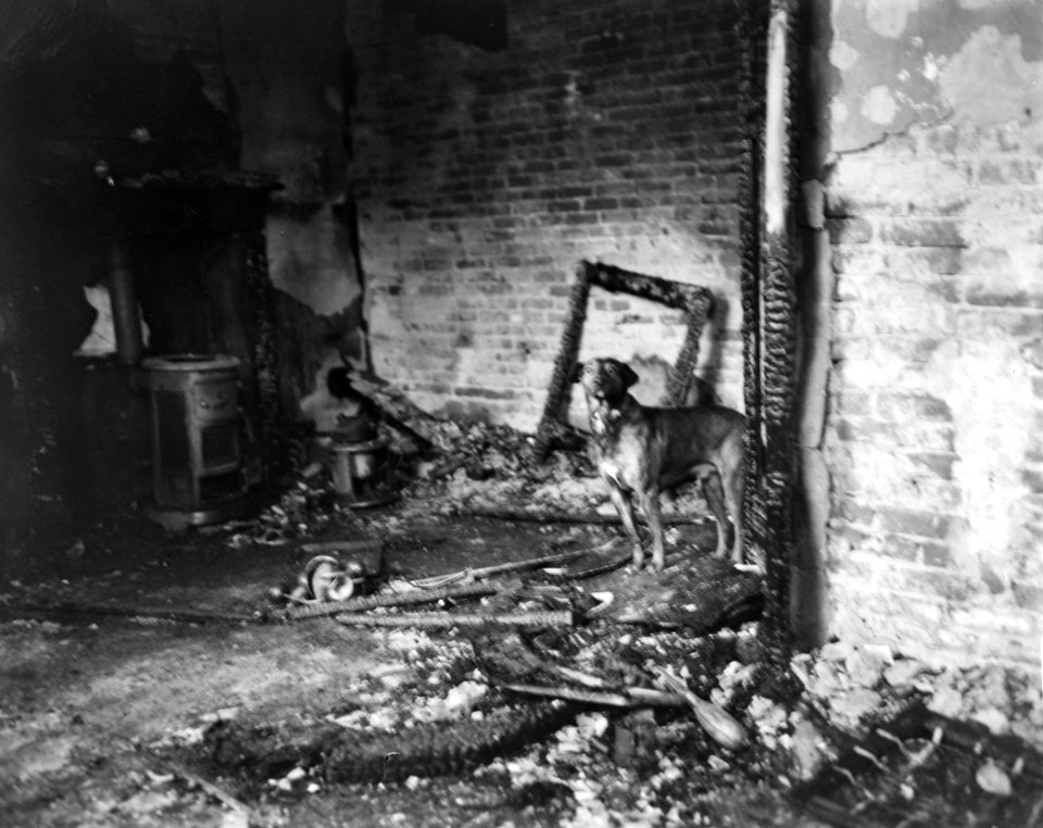 Woning van familie Vroon in Geldermalsen uitgebrand Het interieur van de woning, Bestanddeelnr 915-7540