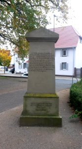 Wolfskehlen, Kriegerdenkmal 70 71 auf dem Kirchplatz (1)