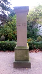 Wolfskehlen, Kriegerdenkmal 70 71 auf dem Kirchplatz (2)