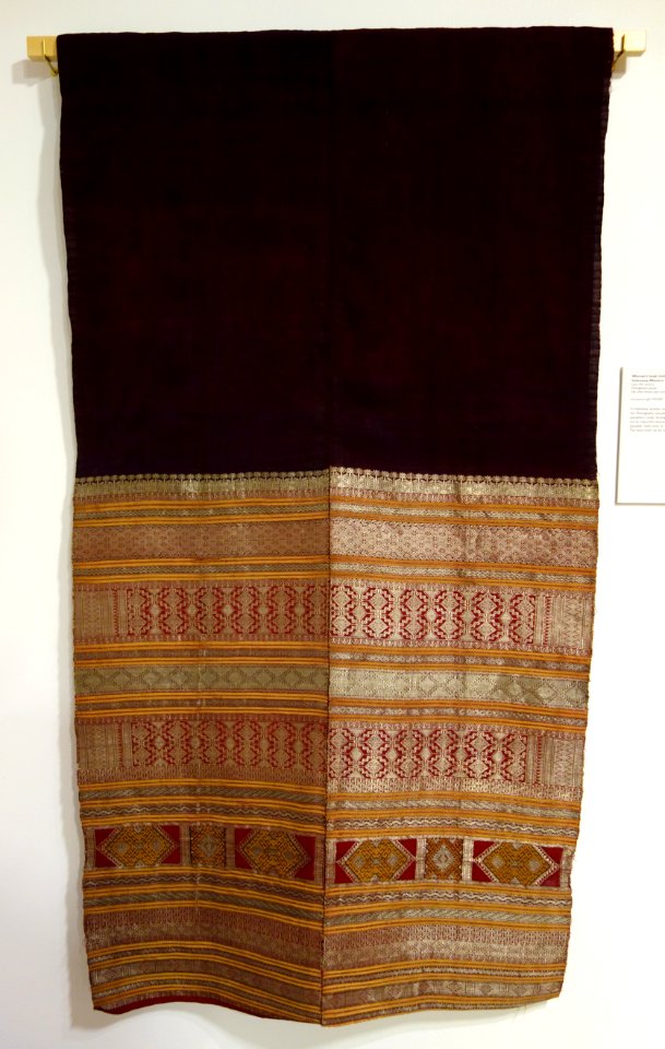 Woman's head cloth (tilakuang), Minangkabau people, Western Sumatra, Indonesia, silk, silver thread - Textile Museum of Canada - DSC00998