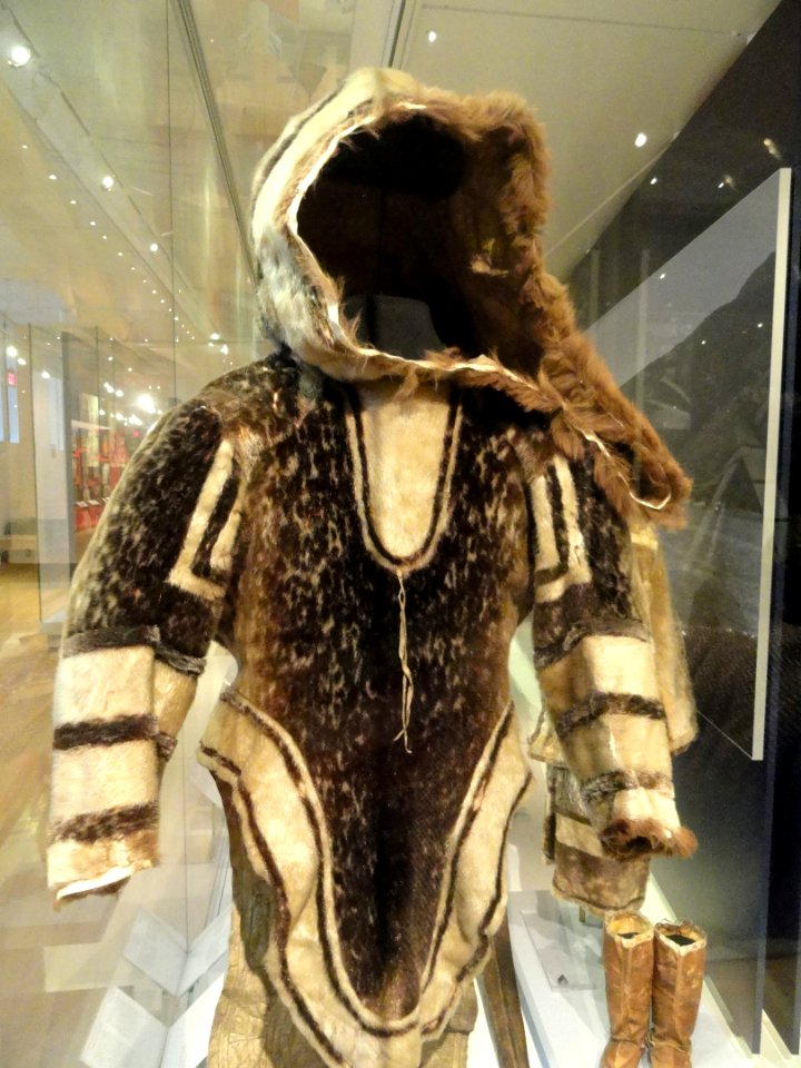 Woman's outer parka, Nunavimiut, eastern Hudson Bay, 1910-1914 - Royal Ontario Museum - DSC00294