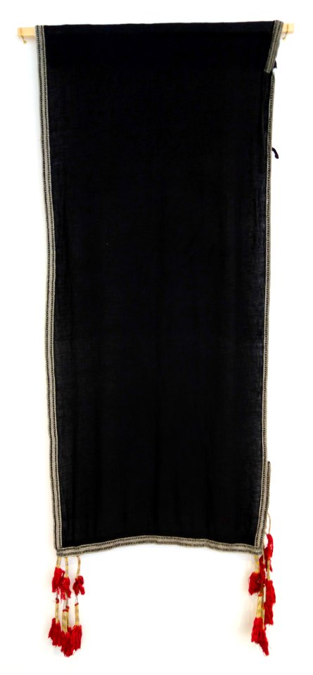 Woman's head cloth, Saudi Arabia, 1970s - Textile Museum of Canada - DSC00812