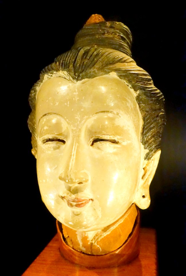 Woman's head, China, perhaps from Jin temple, near Taiyuan city, Shanxi, Song dynasty, sculptural fragment - Östasiatiska museet, Stockholm - DSC09548