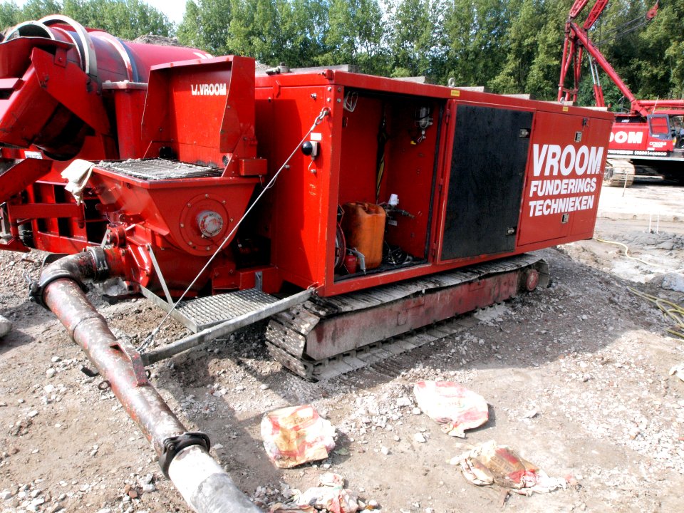 Woltman RBP-90 crawler based concrete pump pic3
