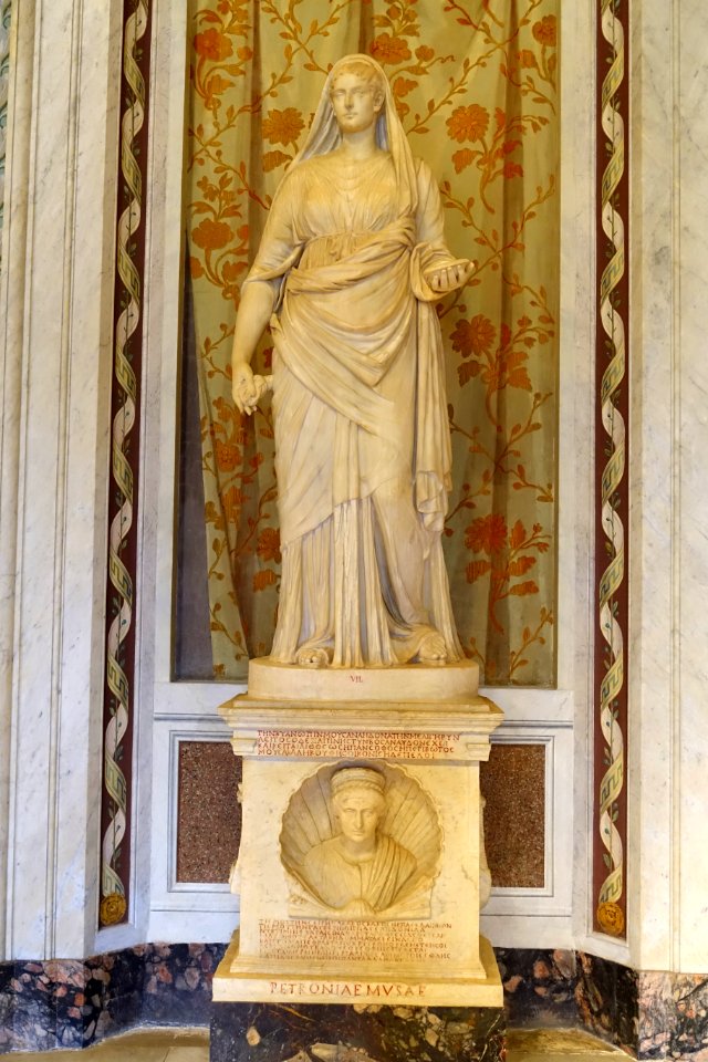 Woman, probably priestess, Roman, Antonin period, with unrelated base, marble - Galleria Borghese - Rome, Italy - DSC04942