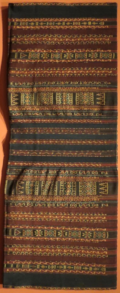Woman's ikat bridewealth Ili Api, Lembata, Indonesia, Honolulu Museum of Art 10534.1