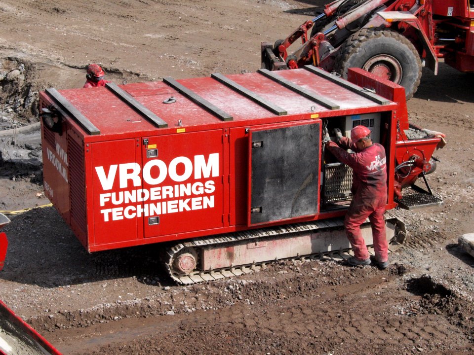 Woltman RBP-90 crawler based concrete pump pic2