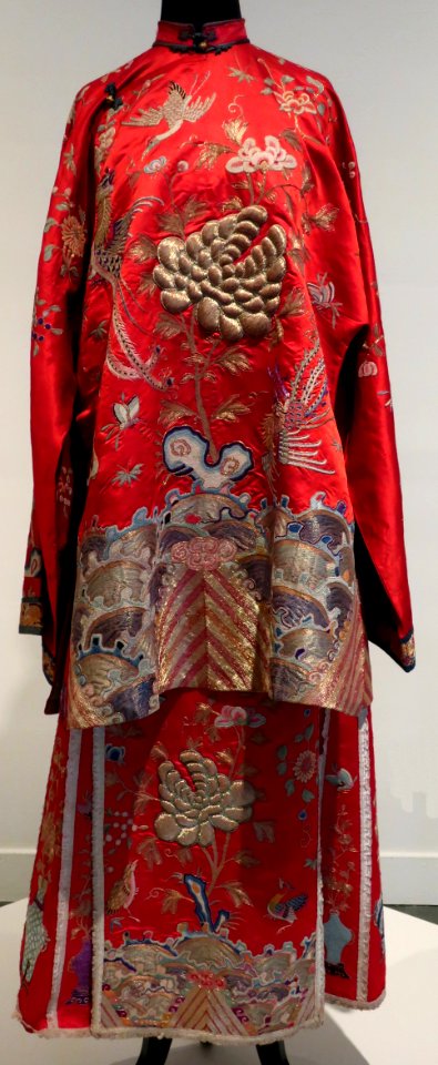 Woman's wedding costume from China, Honolulu Museum of Art 10128.1