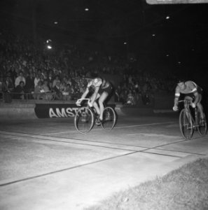 WK Wielrennen op de baan sprint profs finale. Sprint links Sercu wint, Beghetto, Bestanddeelnr 920-6482