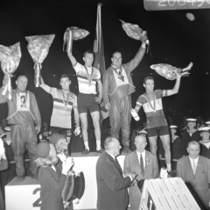 WK Wielrennen op de baan finale prof stayers. Op podium de Loof (2), Proost (1),, Bestanddeelnr 920-6490