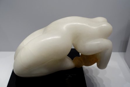 Woman Bending Backward, by Gaston Lachaise, 1926, alabaster - Fogg Museum - Harvard University - DSC01815