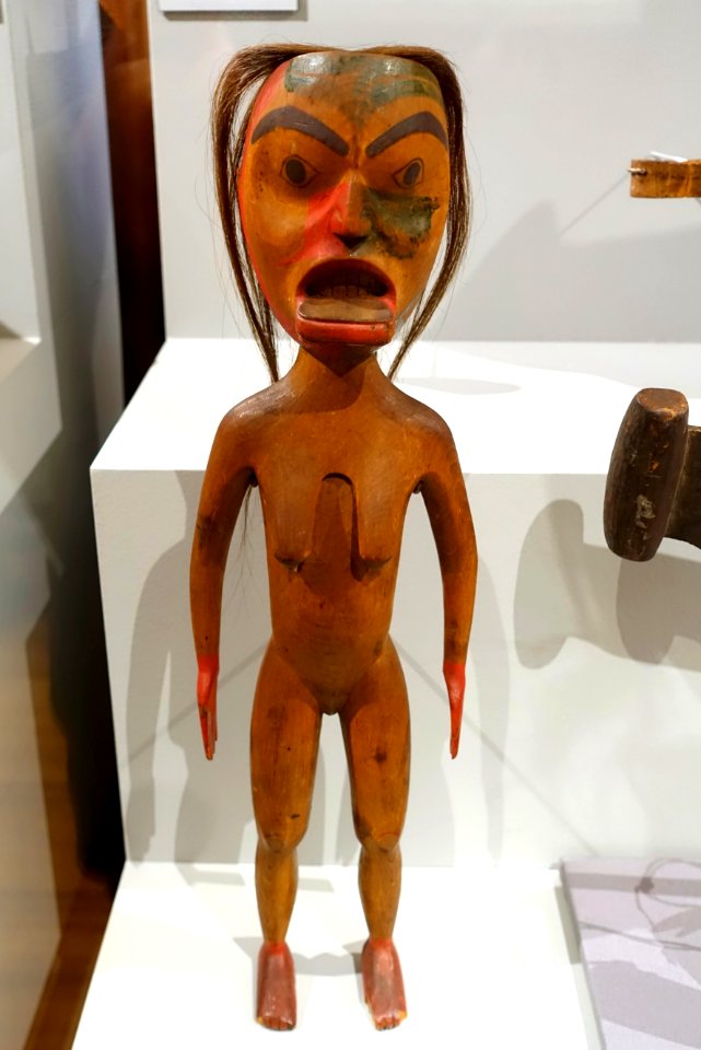 Woman doll, by the Kaigani (Haida) Master of the Labret Women, Haida, 1820s - Native American collection - Peabody Museum, Harvard University - DSC06139