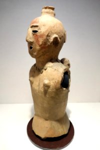 Woman Carrying a Child on Her Back, Kofun period, 6th century, haniwa (terracotta tomb figurine) from Niwatorizuka Tomb, Mooka-shi, Tochigi - Tokyo National Museum - DSC06428