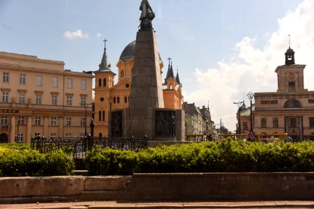 Wolności Square in Łódź May 2019 002