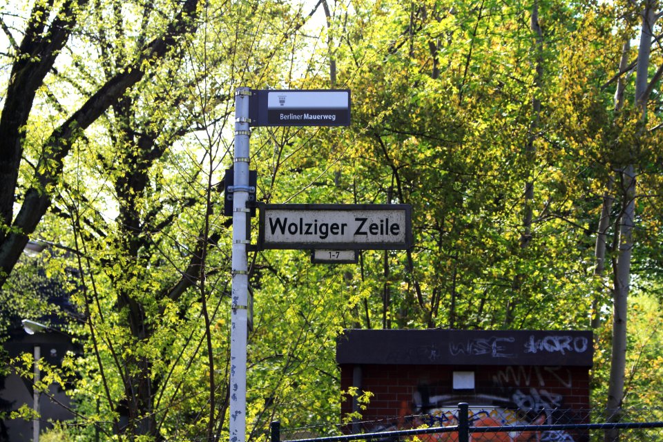 Wolziger Zeile Straßenschild