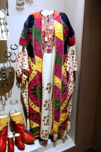 Woman's embroidered dress and jacket, Syria, c. 1902 - Harvard Semitic Museum - Cambridge, MA - DSC06106