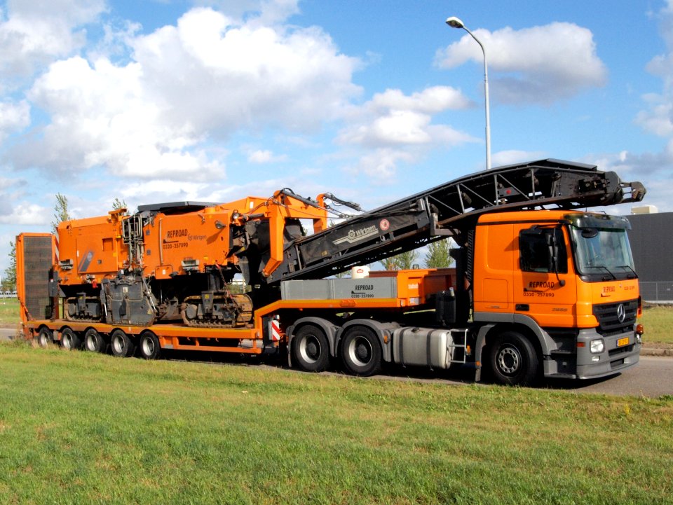 Wirtgen W2200 oranje (owner Reproad) p1