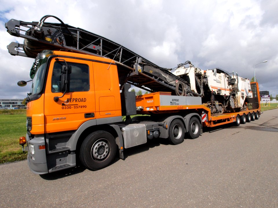 Wirtgen W2200 (owner Reproad) p1