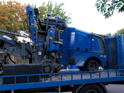 Wirtgen W50 on truck pic2