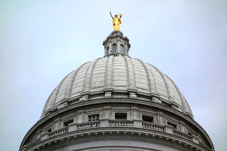 Wisconsin State Capitol dome - Madison, WI - DSC02761