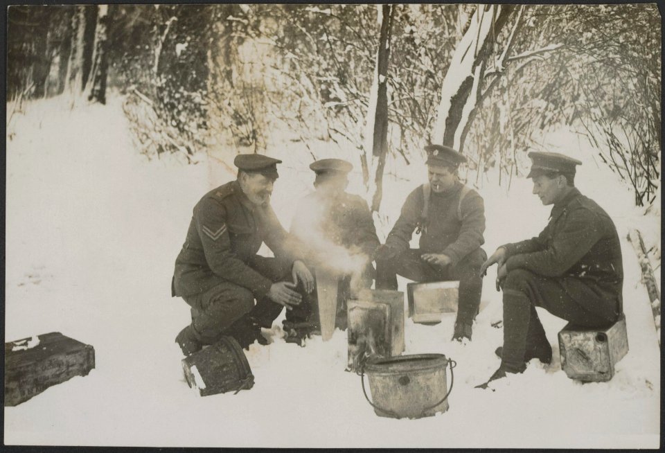 Winter on the western front. A warm up and a talk about old Blighty. How nice it, Bestanddeelnr 158-2748