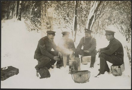 Winter on the western front. A warm up and a talk about old Blighty. How nice it, Bestanddeelnr 158-2748