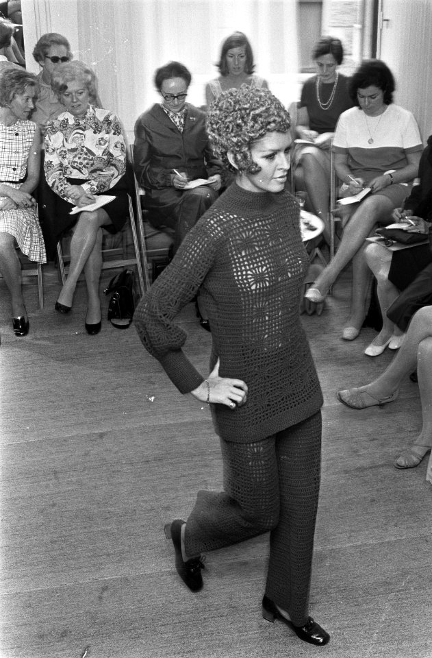 Wintermode 1969-1970 van Metz, Amsterdam pantalonpak, Bestanddeelnr 922-7585