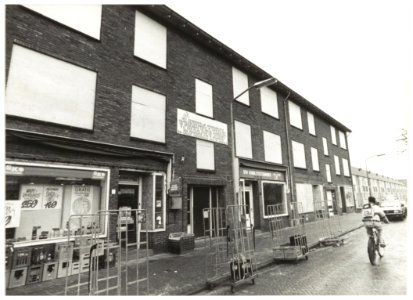 Winkels aan het Nieuw Guineaplein. NL-HlmNHA 54031845