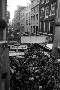 Winkelpromenade Kalverstraat geopend Amsterdam, Bestanddeelnr 925-0884