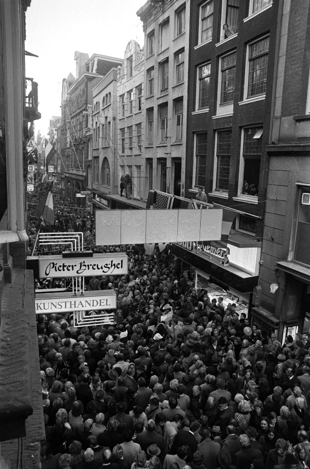 Winkelpromenade Kalverstraat geopend Amsterdam, grote drukte Kalverstraat, Bestanddeelnr 925-0880